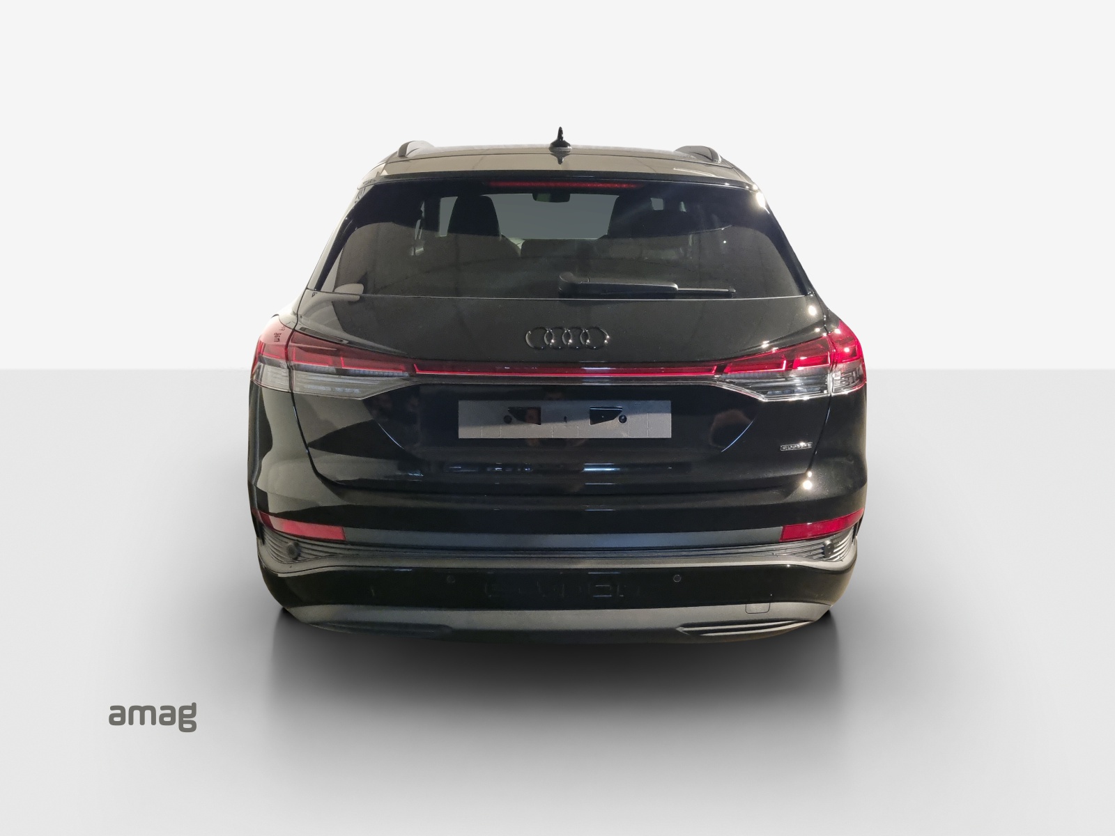 AUDI Q4 e-tron 45 Edition Swiss Ski quattro-showroom-element-3