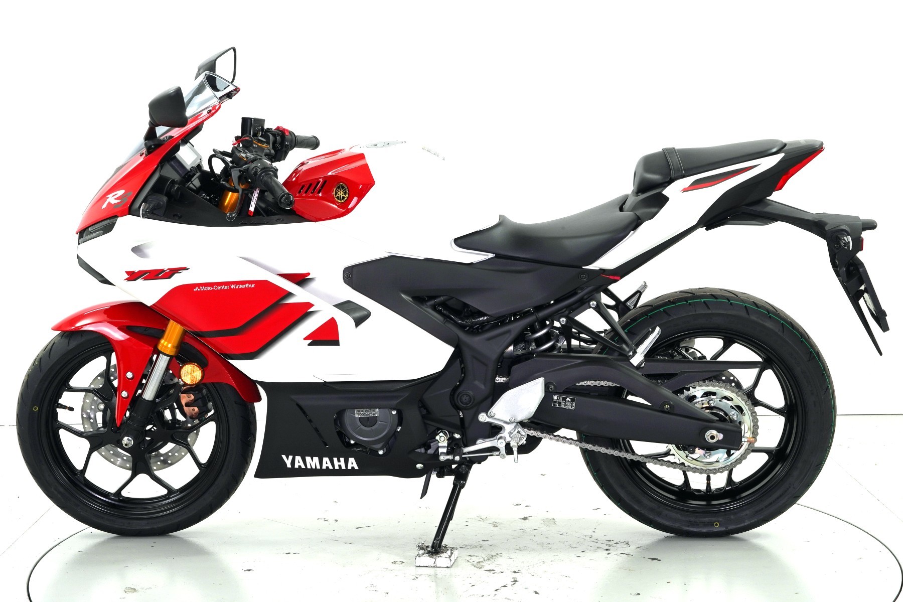 YAMAHA YZF-R3 ABS 70th Anniv.-image-3