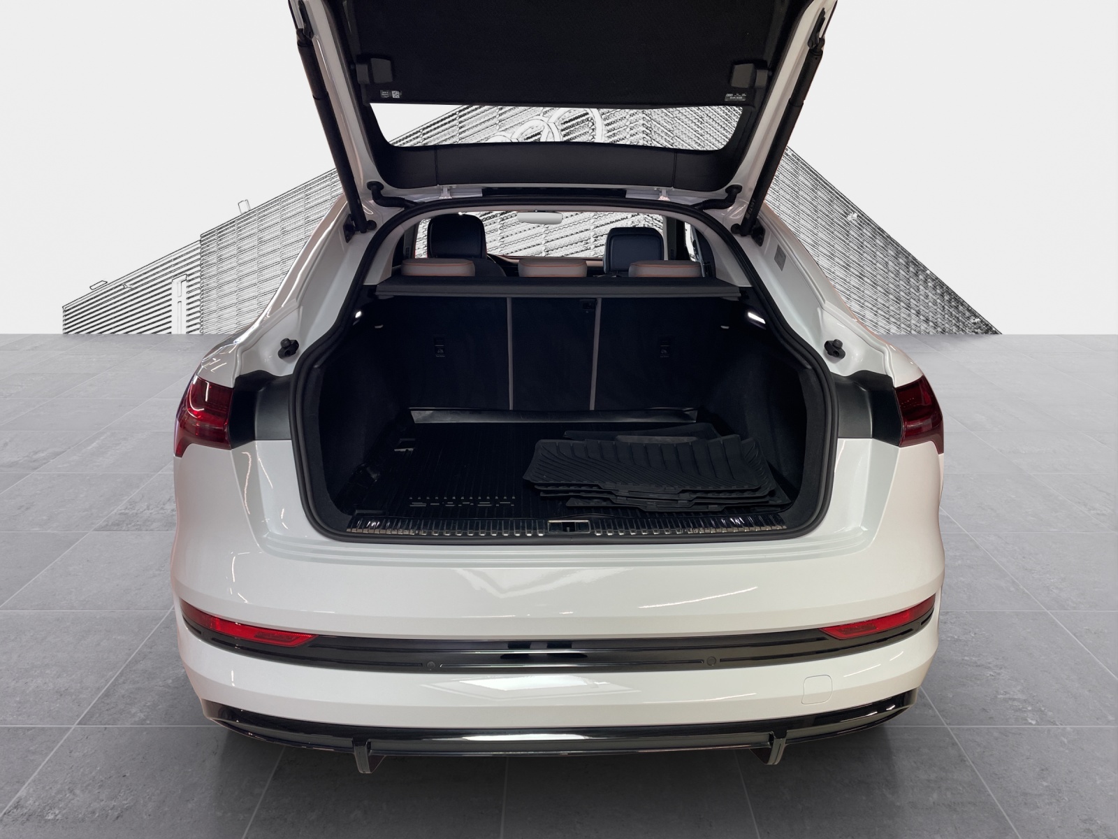 AUDI e-tron 55 Sportback S Line quattro-image-13