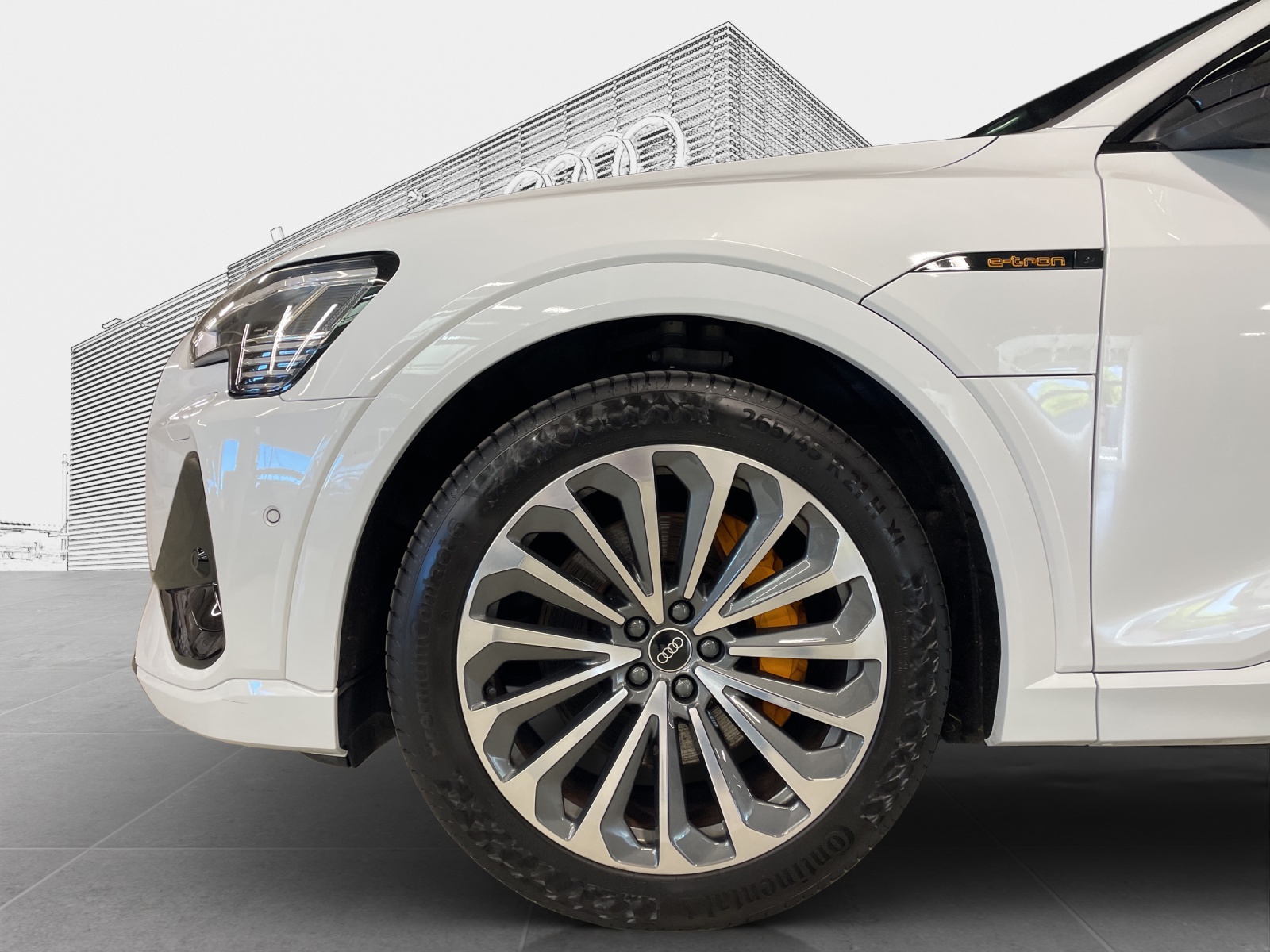 AUDI e-tron 55 Sportback S Line quattro-image-9