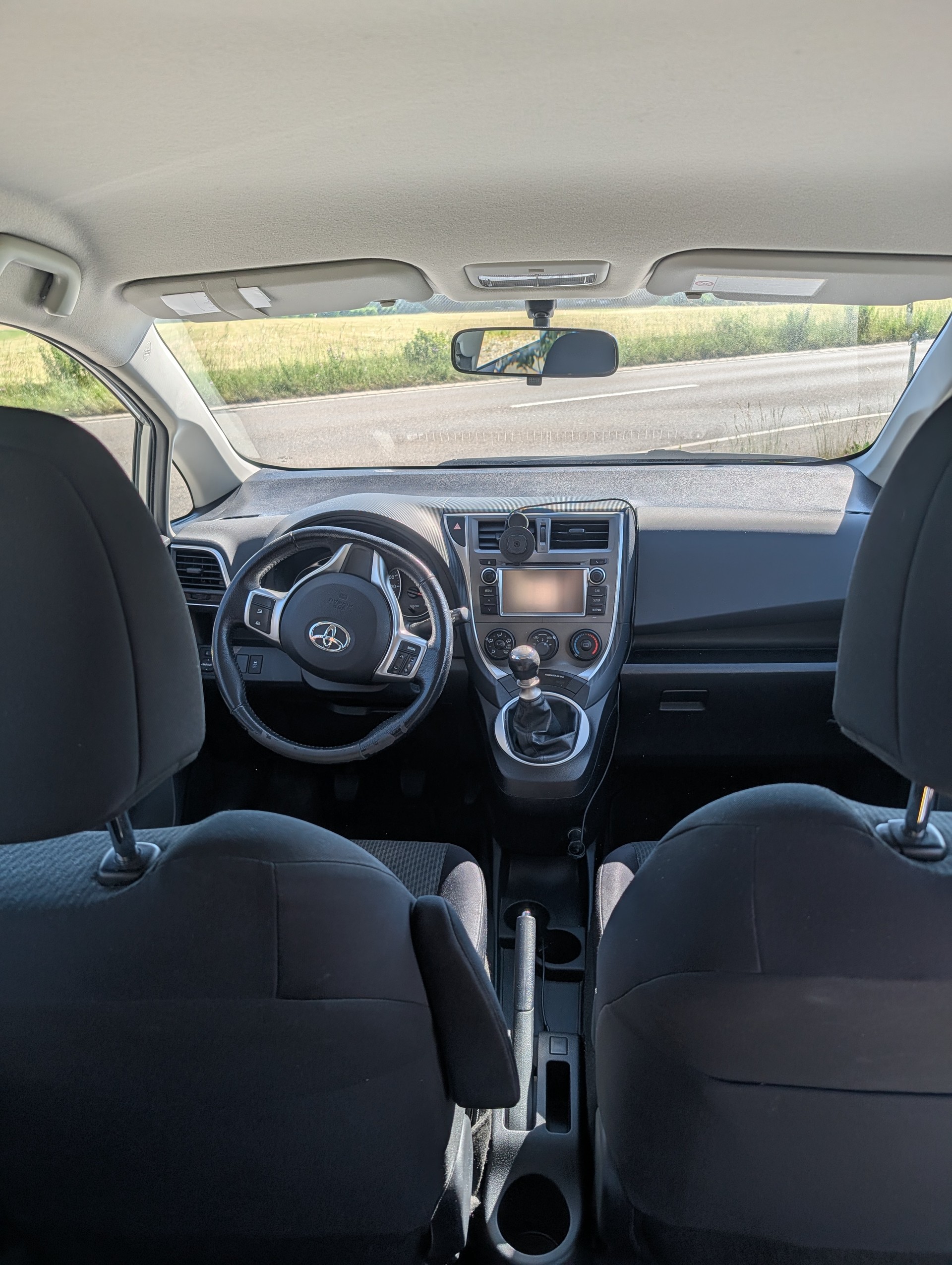 TOYOTA 1.33 VVT-i Linea Luna-image-3