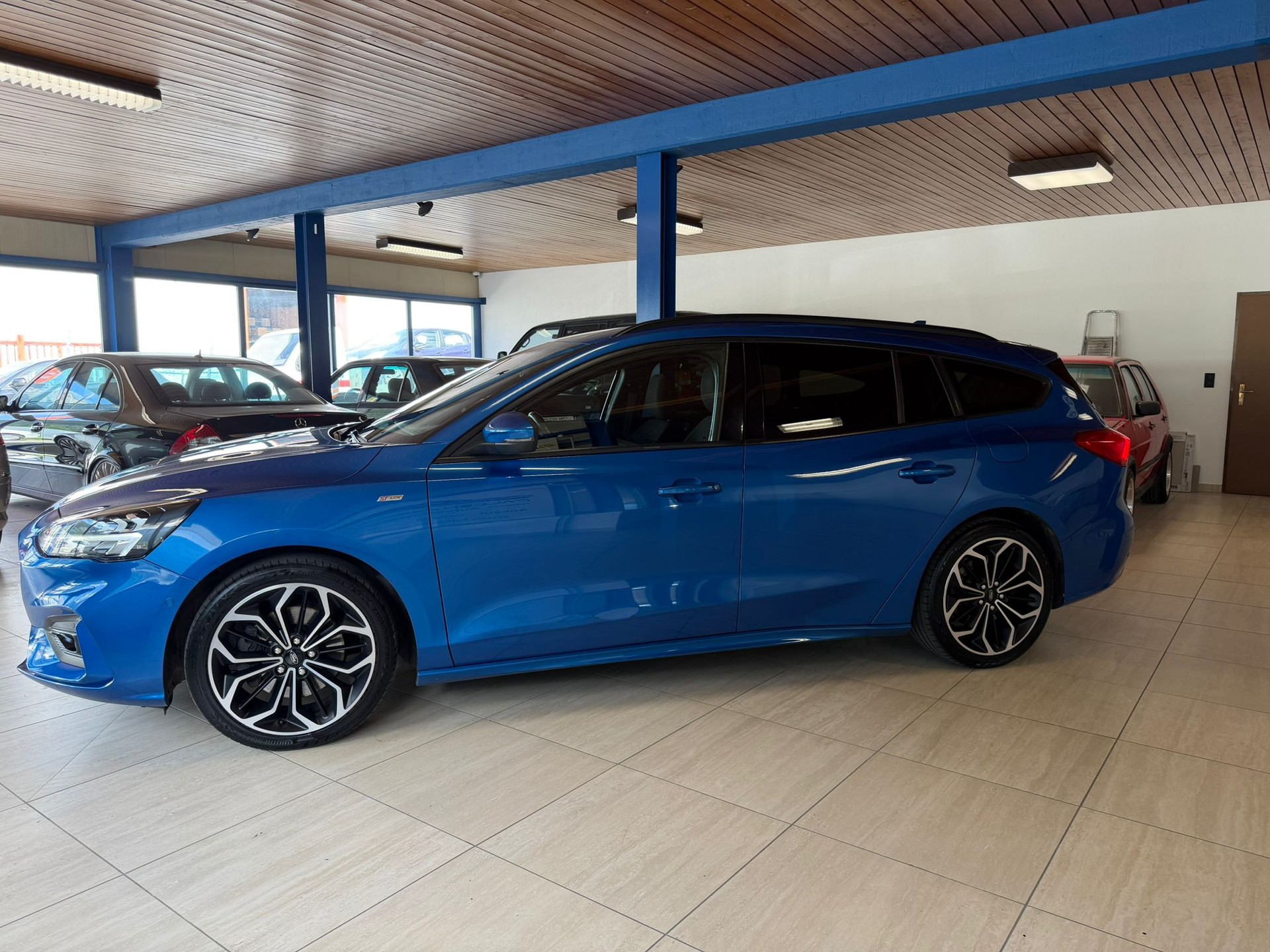 FORD Focus 1.5 SCTi ST Line-showroom-element-3