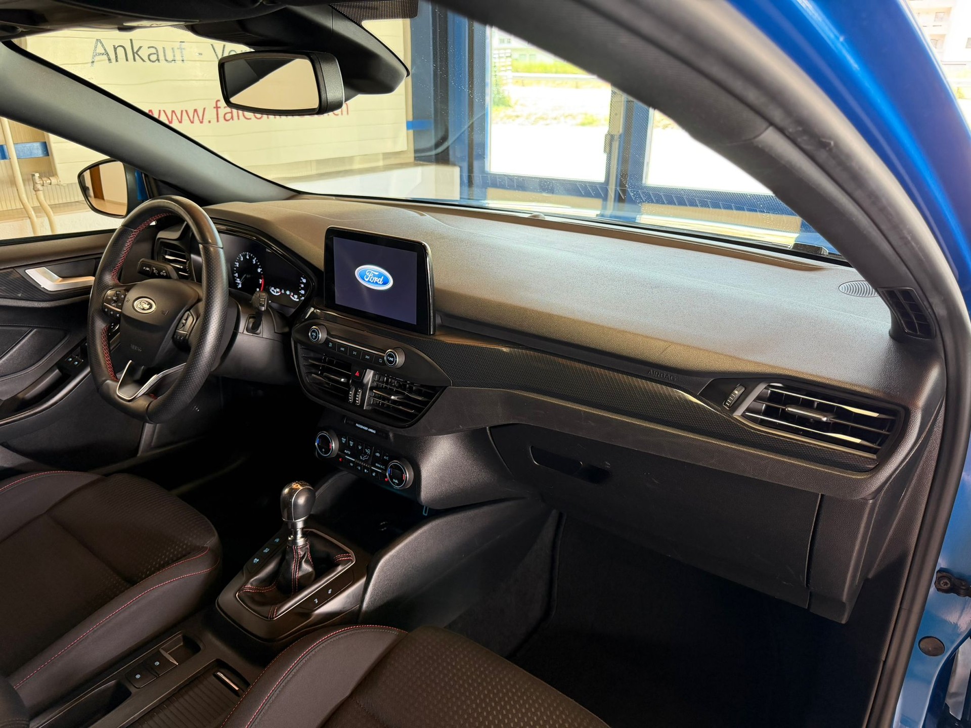 FORD Focus 1.5 SCTi ST Line-image-17