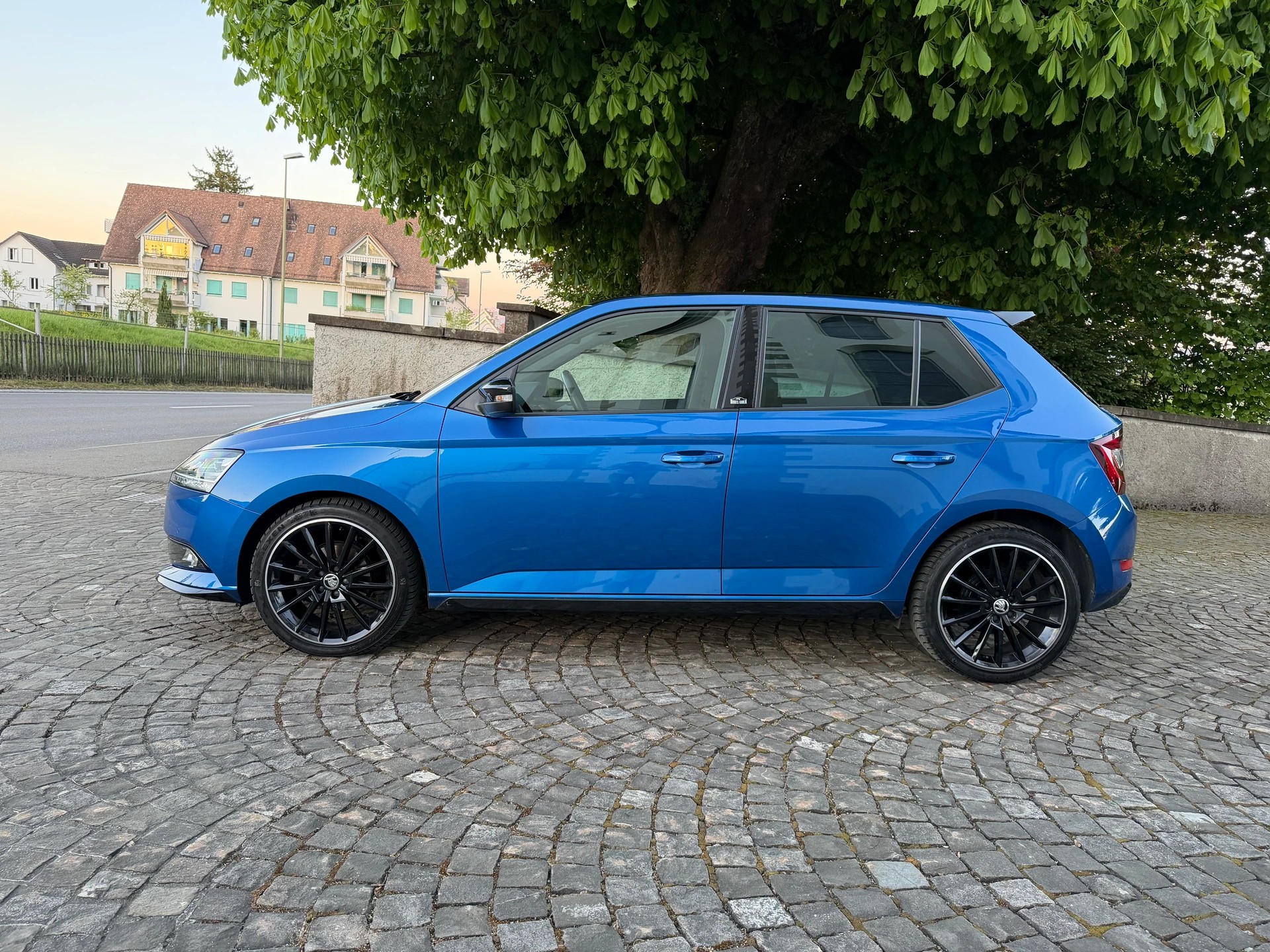 SKODA Fabia 1.0 TSI Monte Carlo / Ab MFK / Service gepflegt / 36 Monate Garantie exkl. / Sportsitze / Panorama / LED / DAB / ACC-image-7