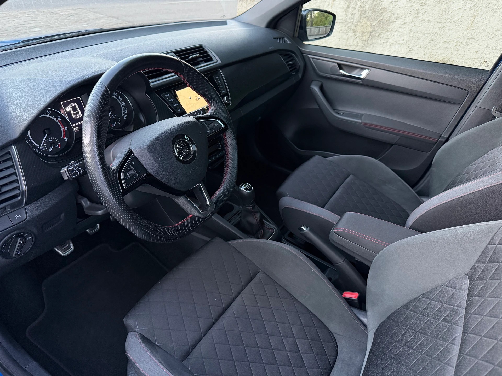 SKODA Fabia 1.0 TSI Monte Carlo / Ab MFK / Service gepflegt / 36 Monate Garantie exkl. / Sportsitze / Panorama / LED / DAB / ACC-image-9
