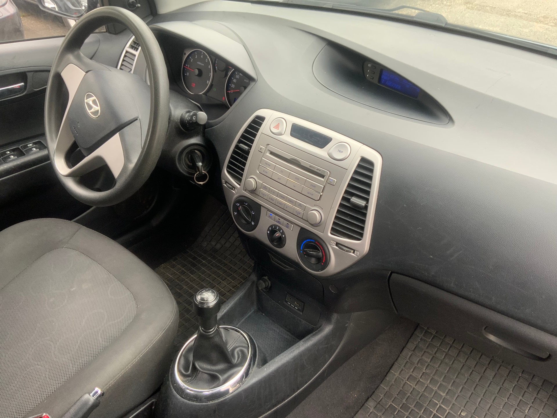 HYUNDAI i20 1.2 Comfort-image-9