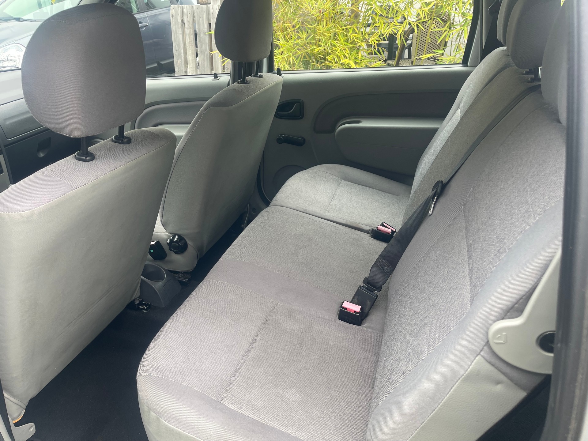 DACIA Logan 1.6 Ambiance-image-8