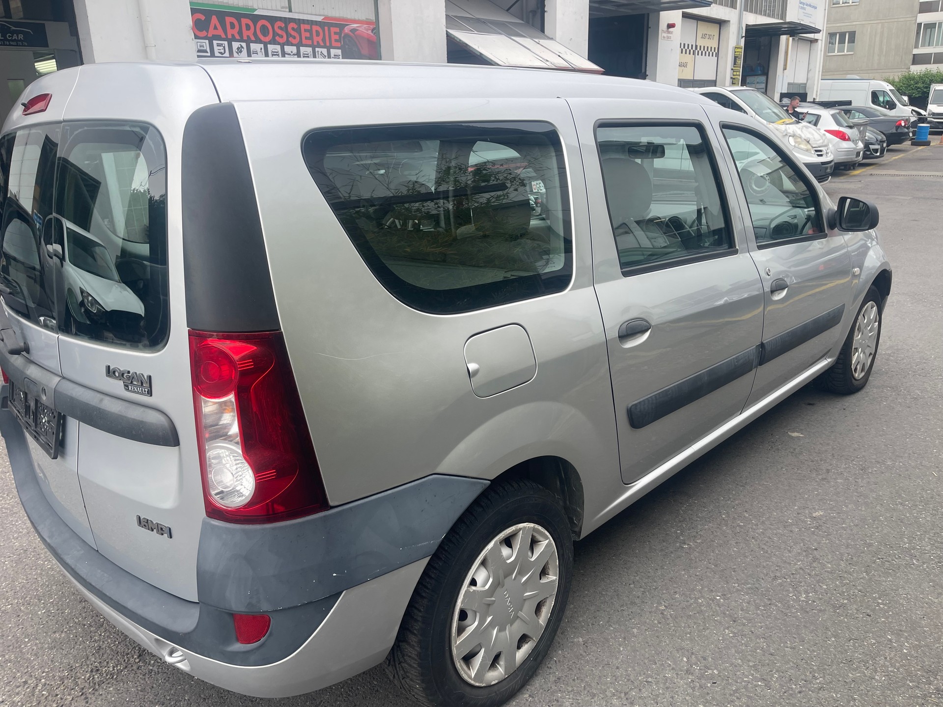 DACIA Logan 1.6 Ambiance-image-3