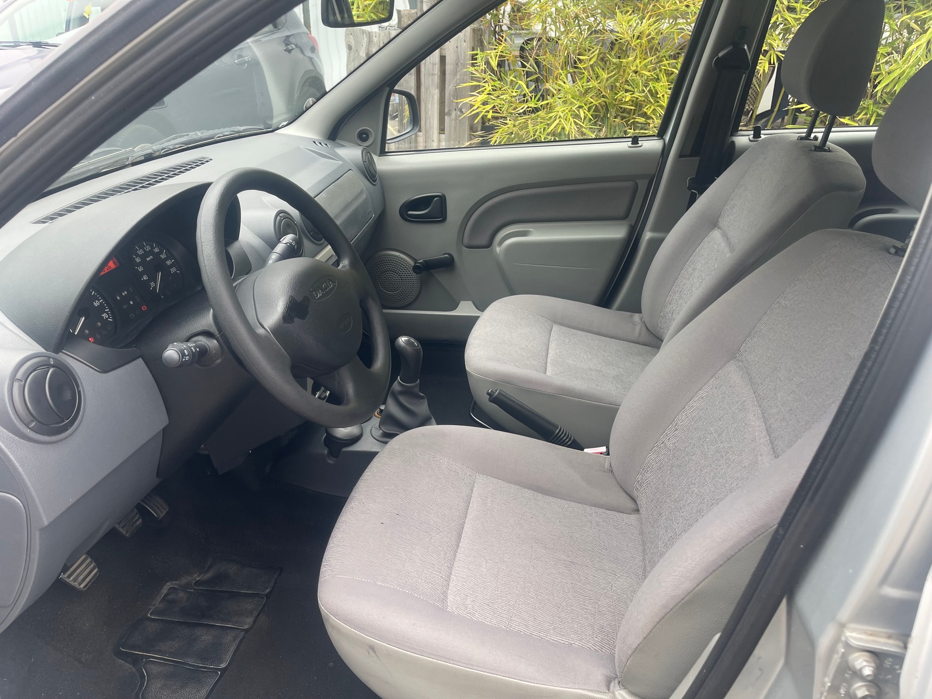 DACIA Logan 1.6 Ambiance-image-11