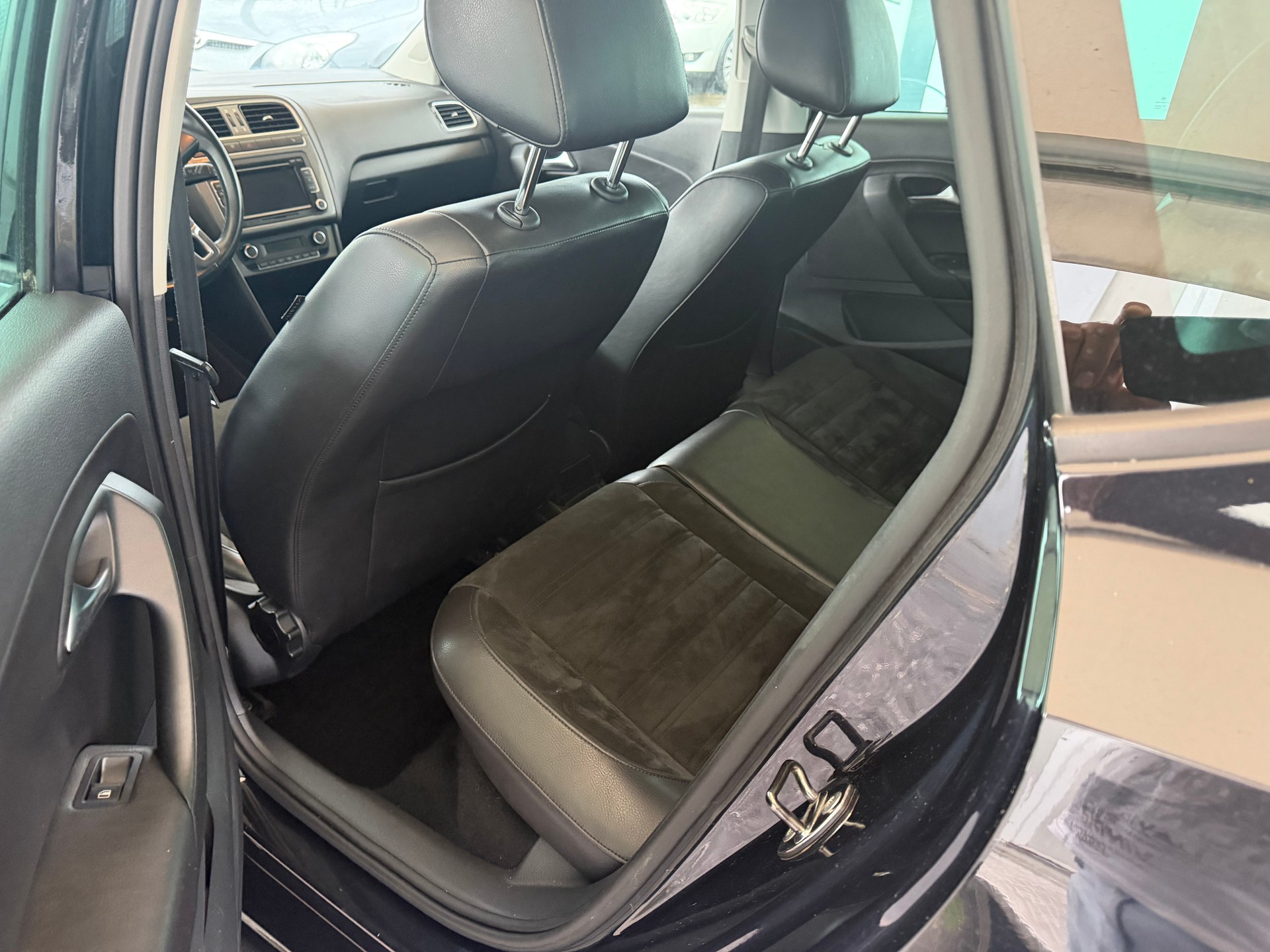 VW Polo 1.2 TSI Comfortline-image-8