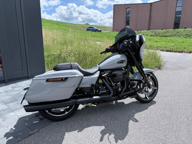 HARLEY-DAVIDSON FLHX Street Glide 117-image-1