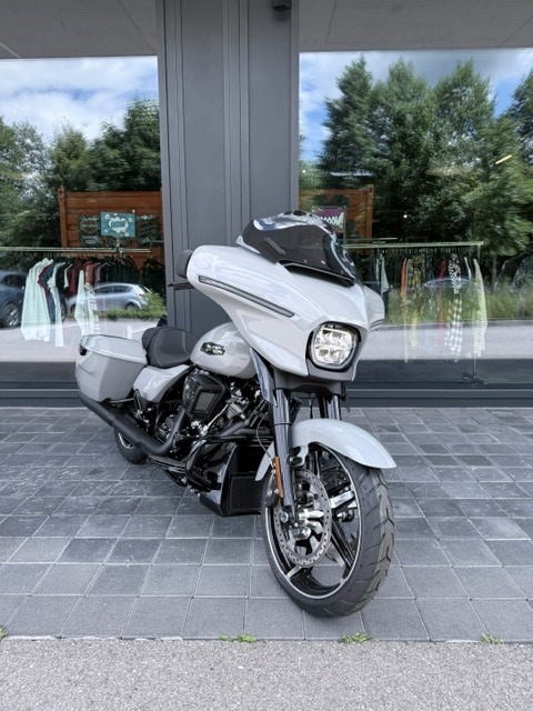 HARLEY-DAVIDSON FLHX Street Glide 117-image-2