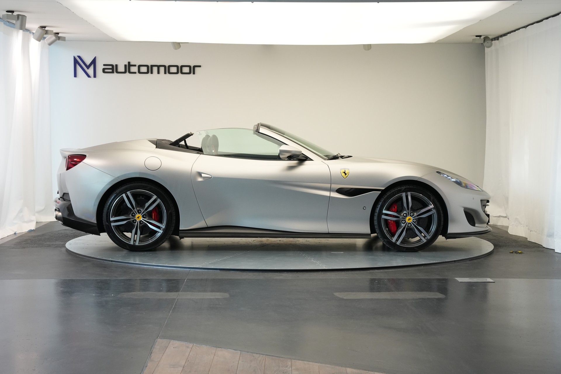 FERRARI Portofino 3.9 V8 T *Atelier* *Carbon* *Mattlackierung*-showroom-element-3