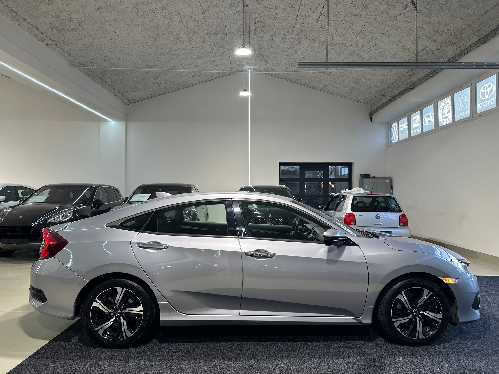 HONDA Civic Sedan 1.5 VTEC Executive Premium CVT-image-10