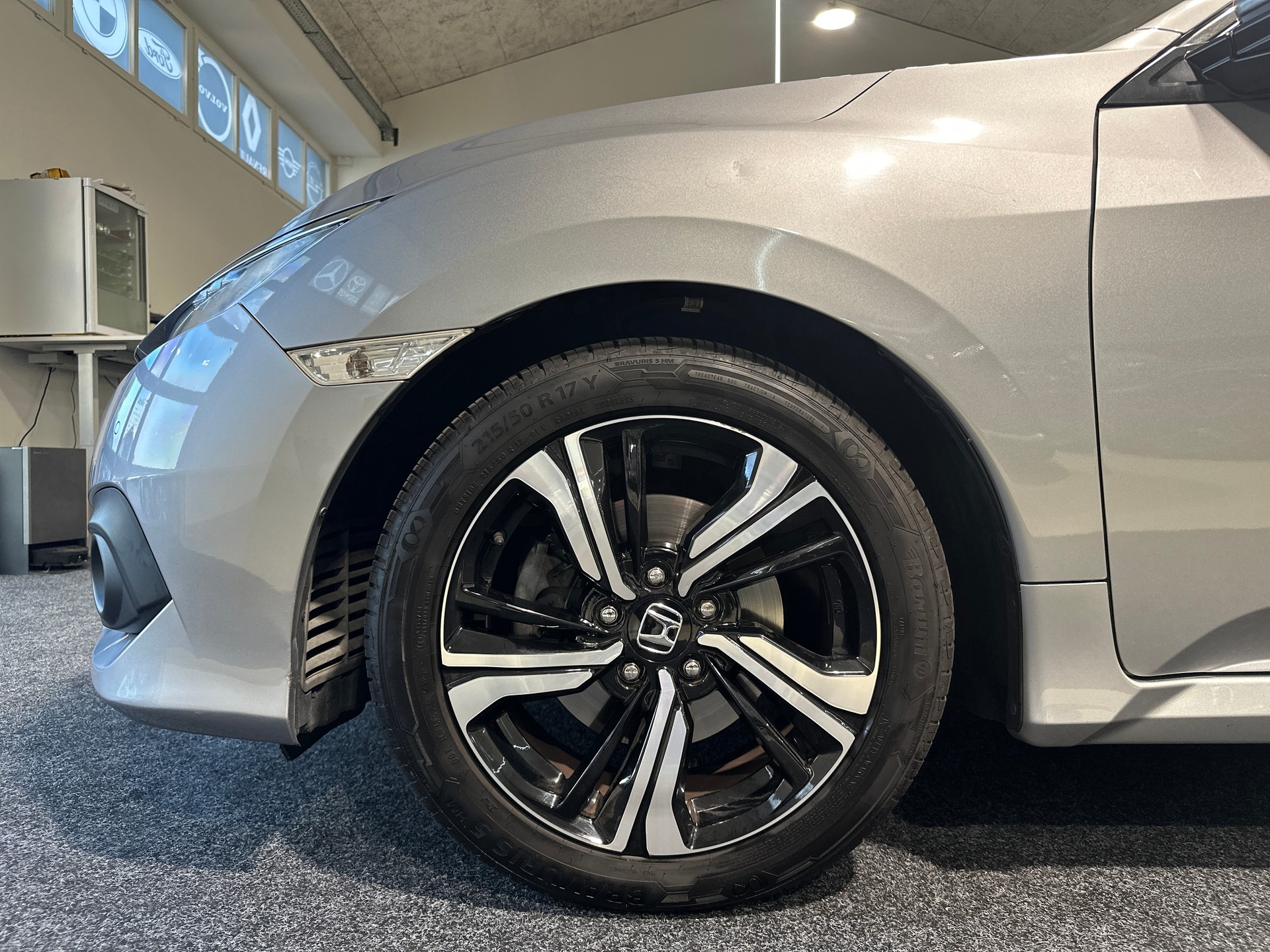 HONDA Civic Sedan 1.5 VTEC Executive Premium CVT-showroom-element-3