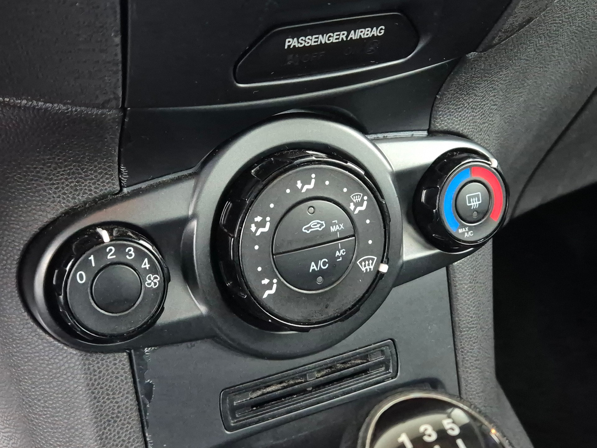 FORD Fiesta 1.0 Trend-image-15