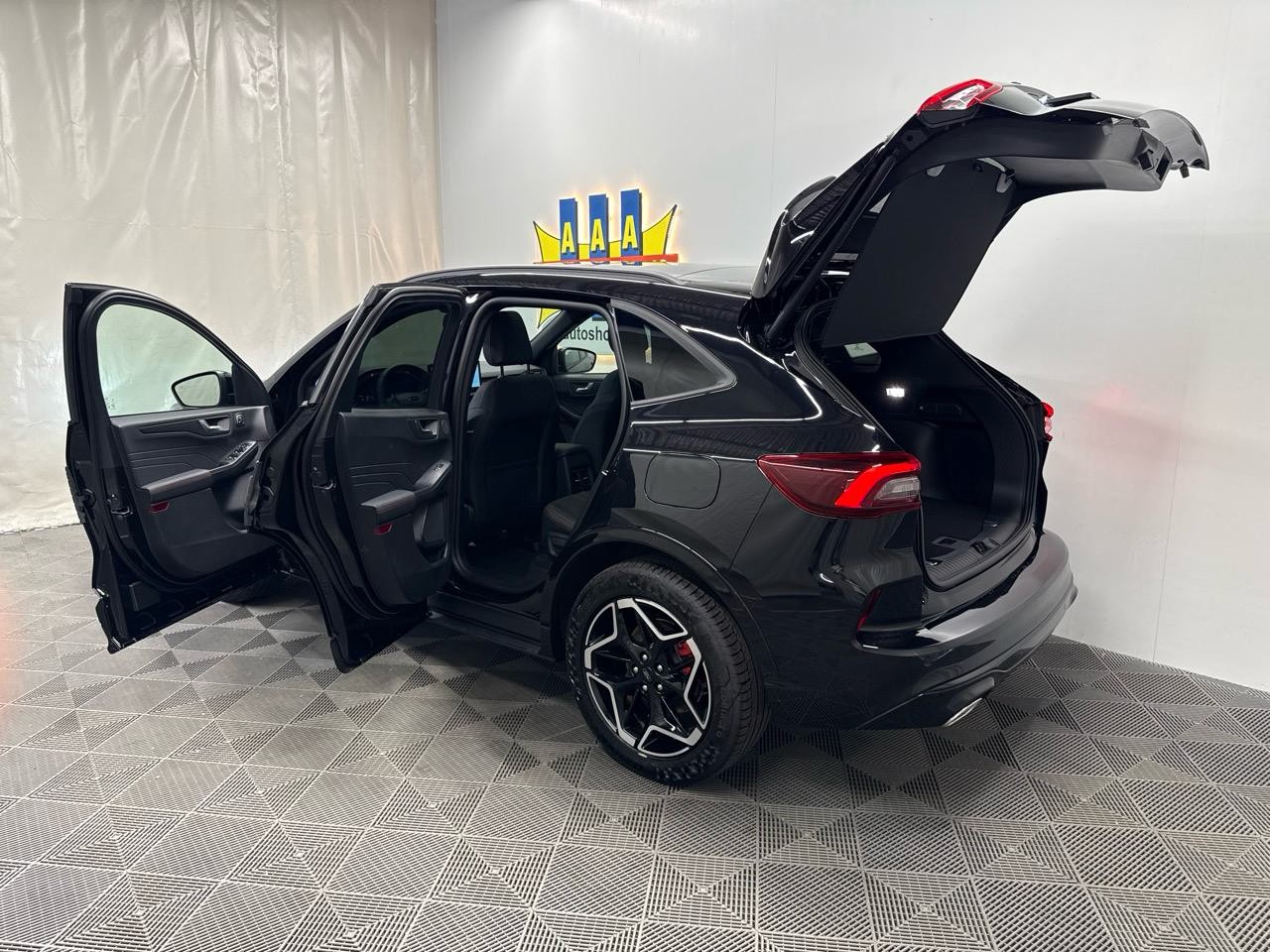 FORD Kuga 2.5 PHEV ST-Line X 243PS-image-14