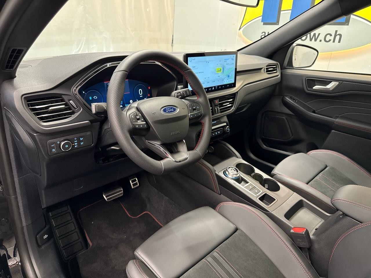 FORD Kuga 2.5 PHEV ST-Line X 243PS-showroom-element-2