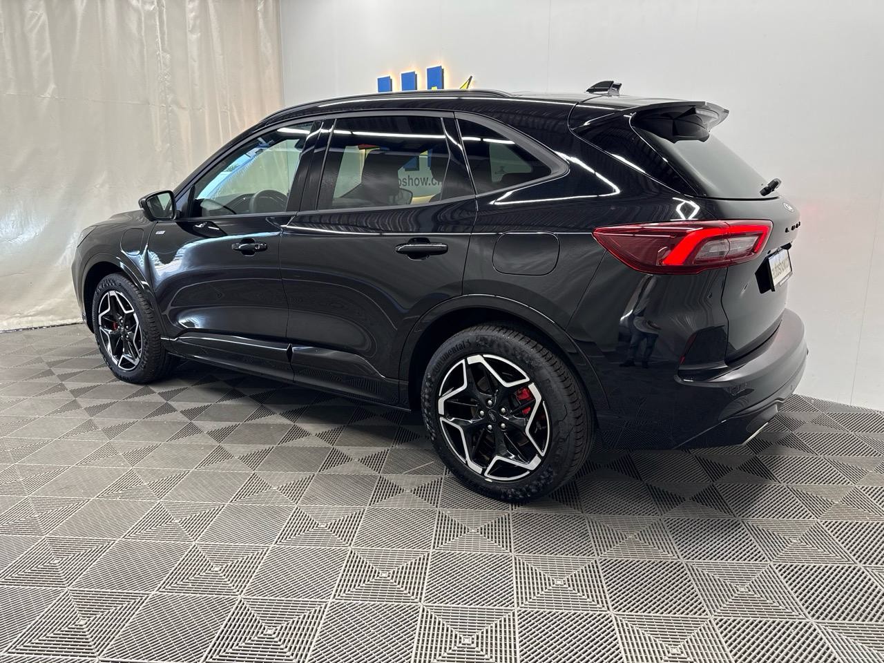 FORD Kuga 2.5 PHEV ST-Line X 243PS-showroom-element-1