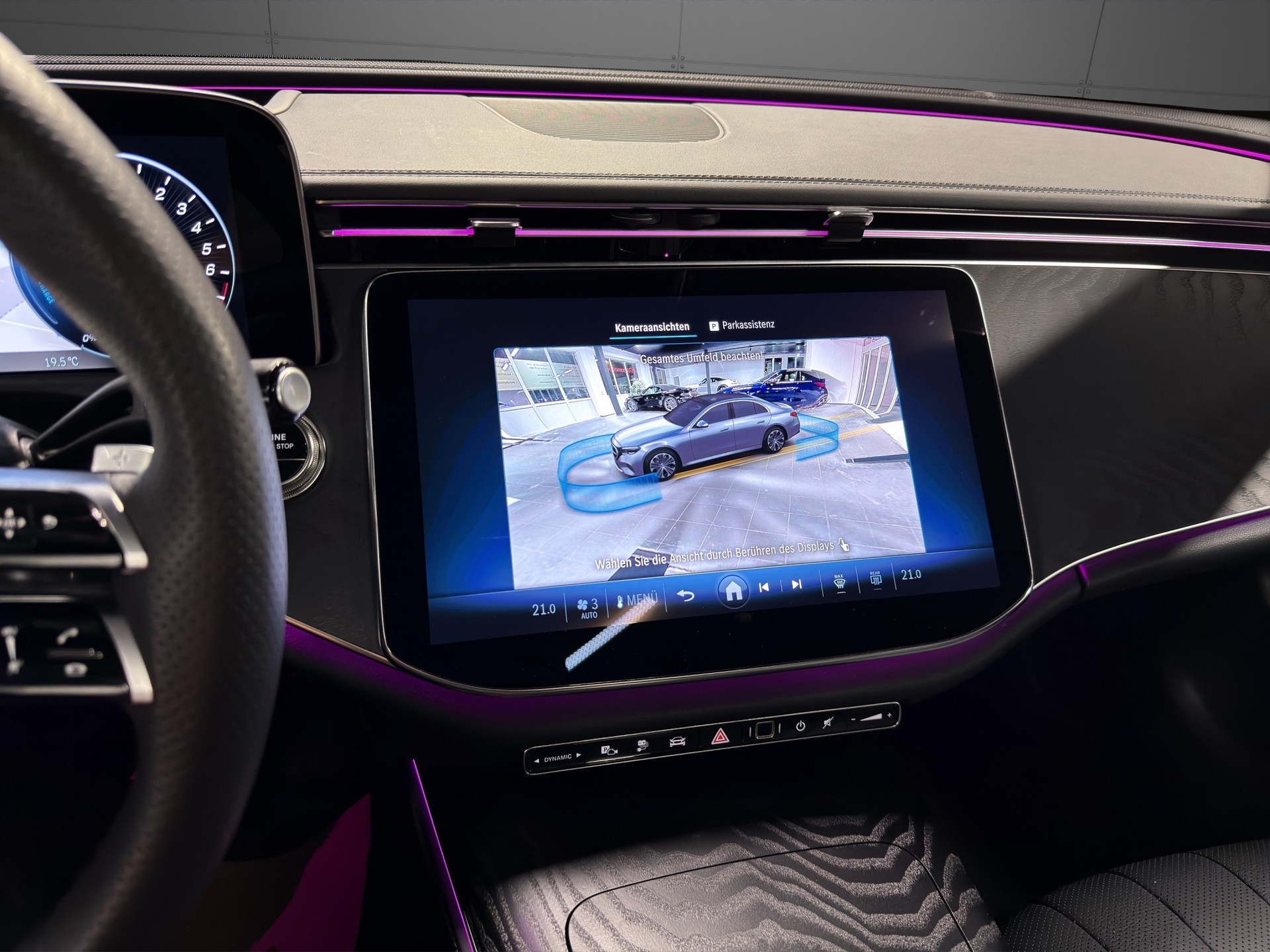MERCEDES-BENZ E 300 e 4Matic 9G-Tronic-image-14