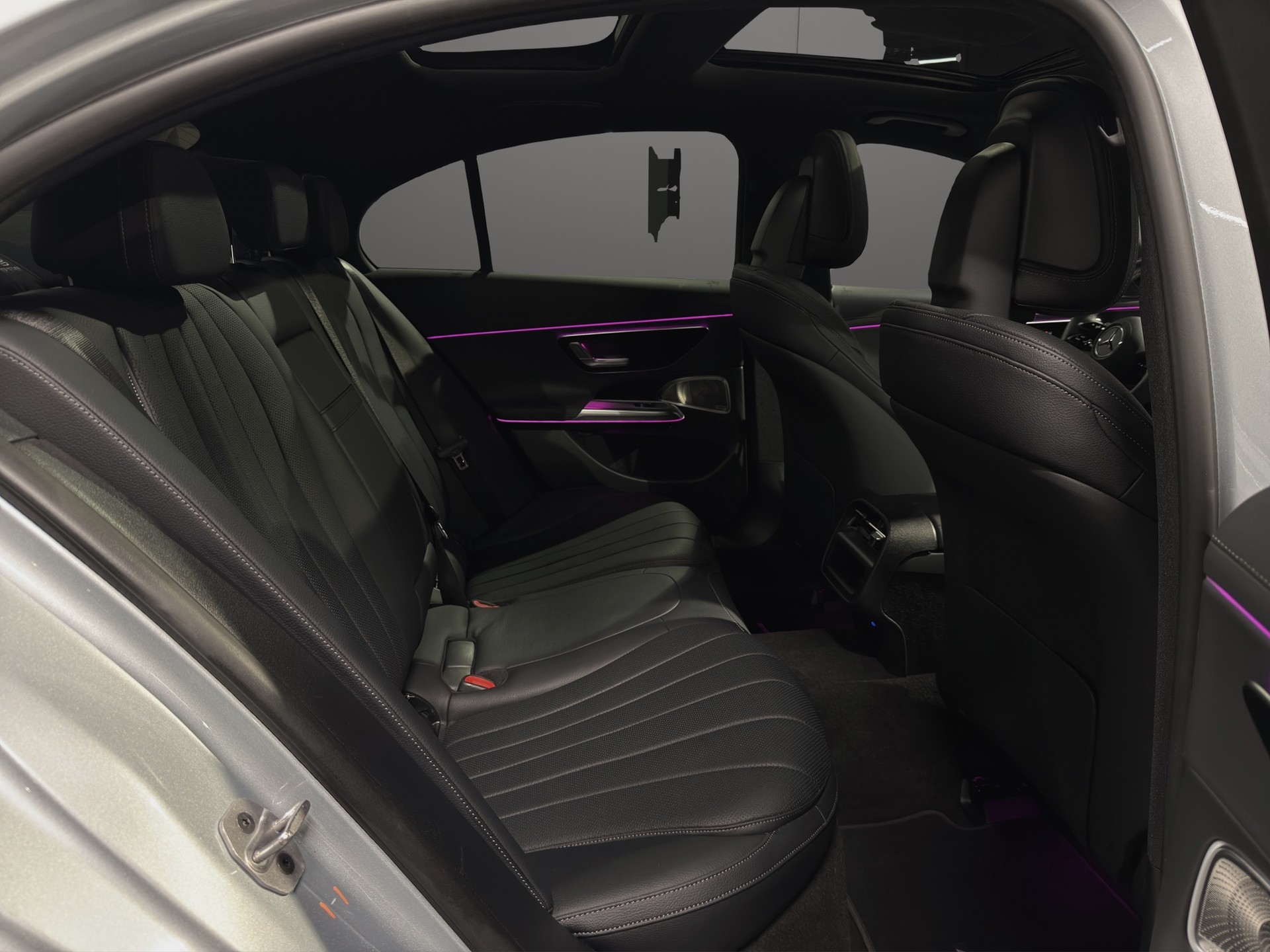 MERCEDES-BENZ E 300 e 4Matic 9G-Tronic-image-10