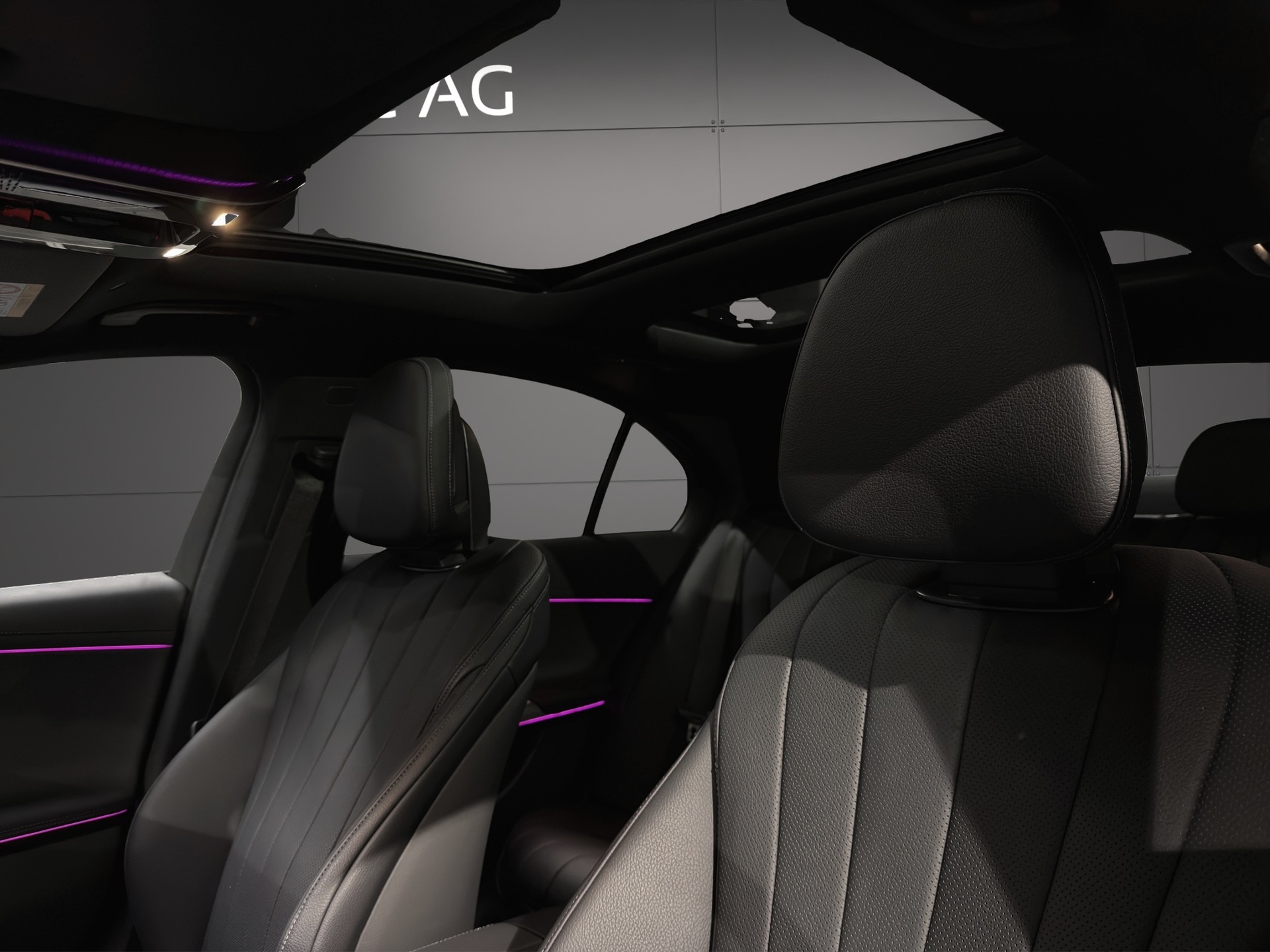 MERCEDES-BENZ E 300 e 4Matic 9G-Tronic-image-8