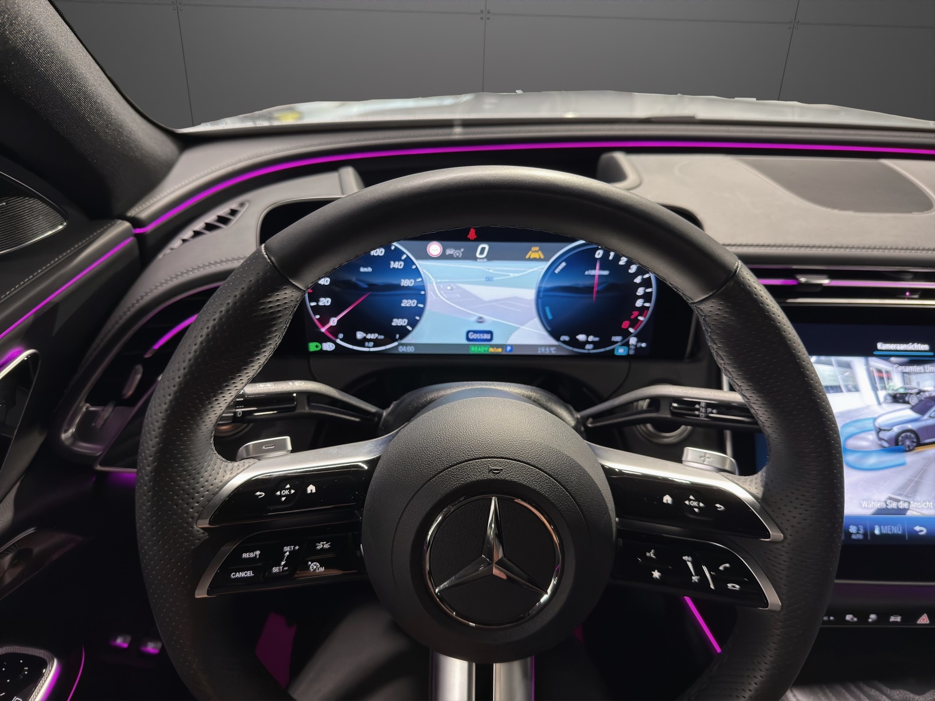 MERCEDES-BENZ E 300 e 4Matic 9G-Tronic-image-15