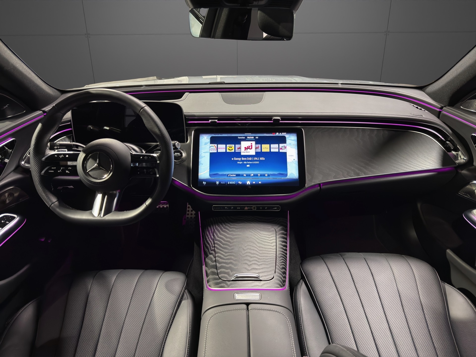 MERCEDES-BENZ E 300 e 4Matic 9G-Tronic-image-13