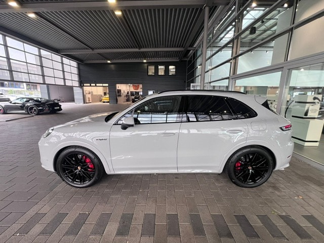 PORSCHE 3.0 V6 S E-Hybrid-image-3