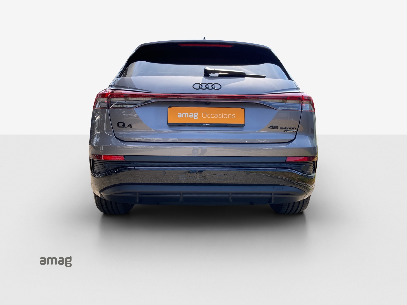 AUDI Q4 e-tron 45 quattro-showroom-element-3