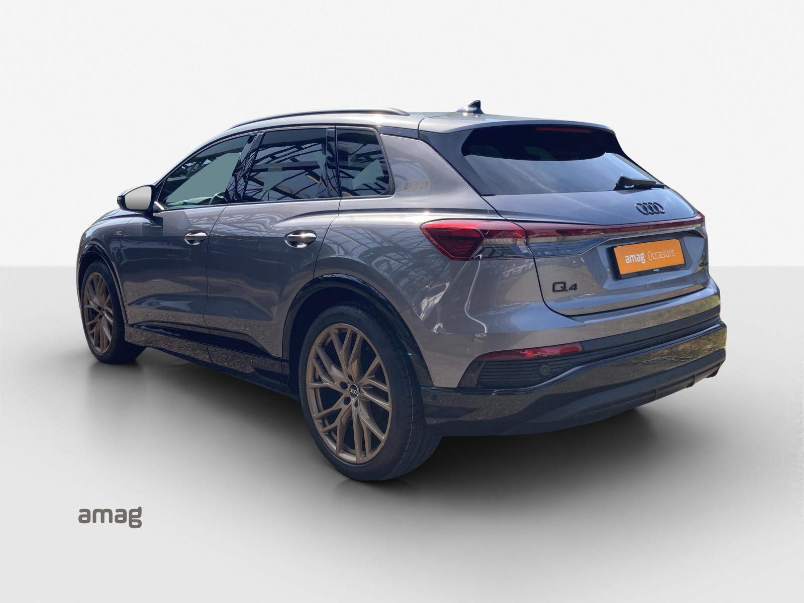 AUDI Q4 e-tron 45 quattro-showroom-element-2