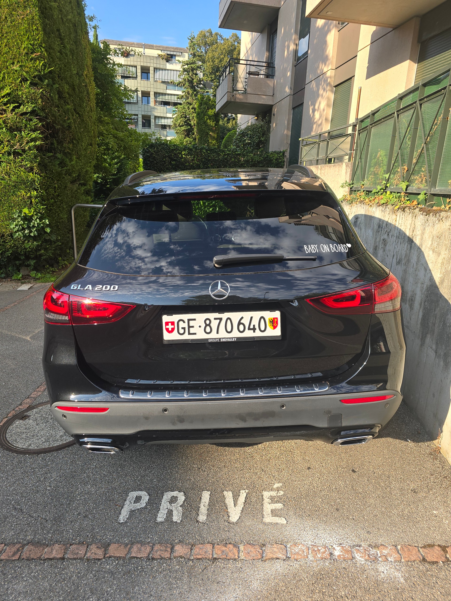 MERCEDES-BENZ GLA 200 Style-image-1