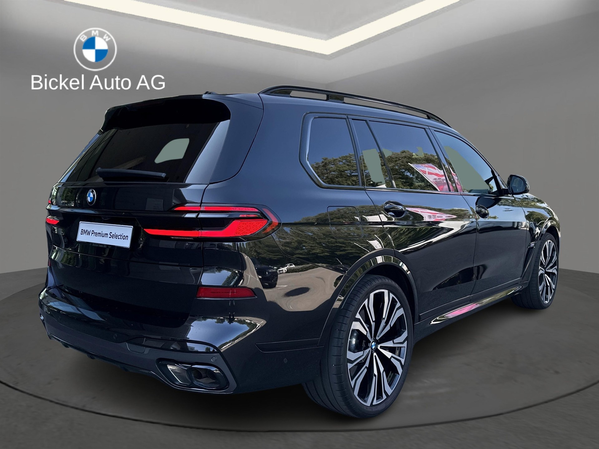 BMW X7 xDrive M60i M Sport Pro-showroom-element-2