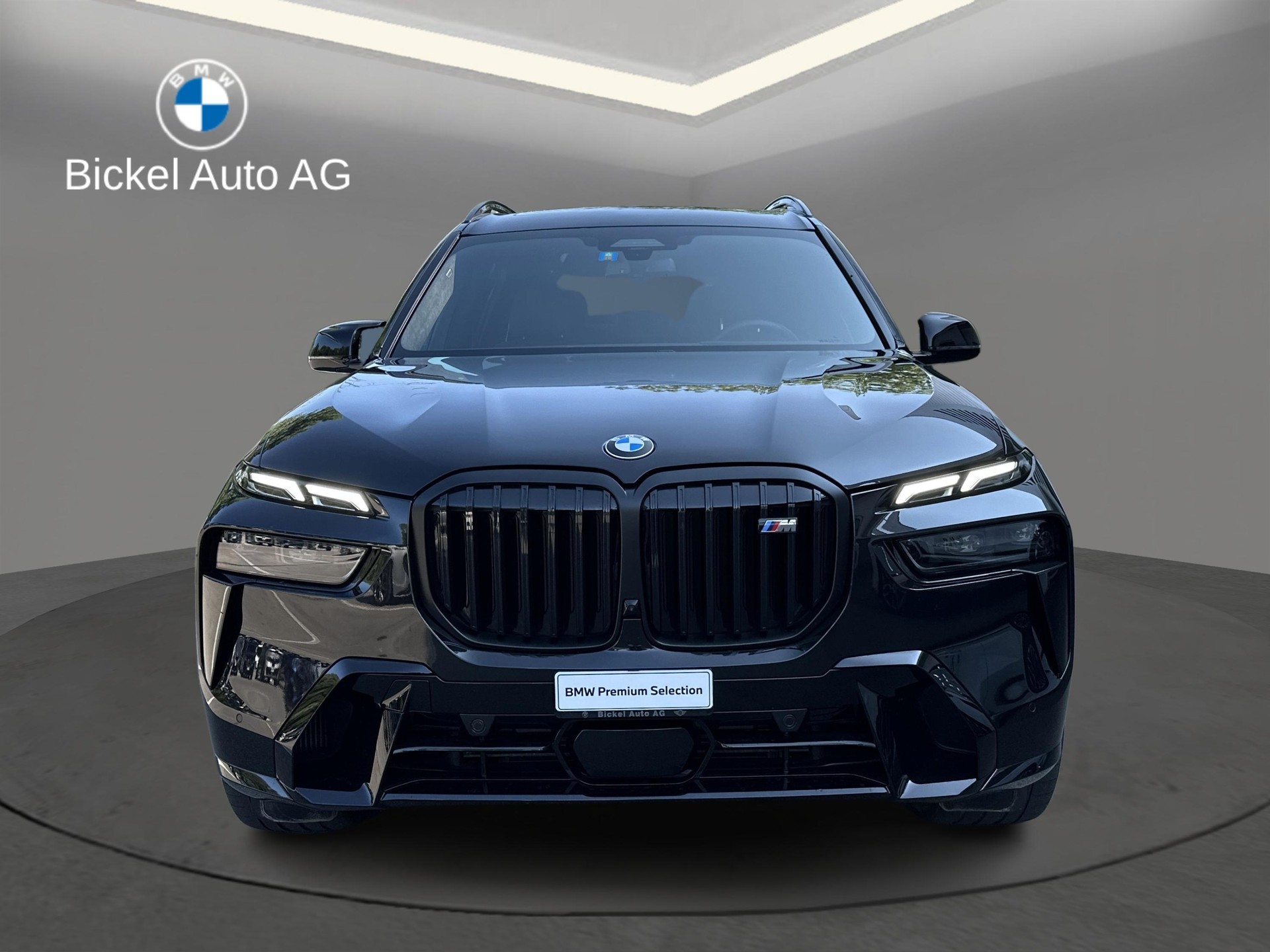 BMW X7 xDrive M60i M Sport Pro-showroom-element-3
