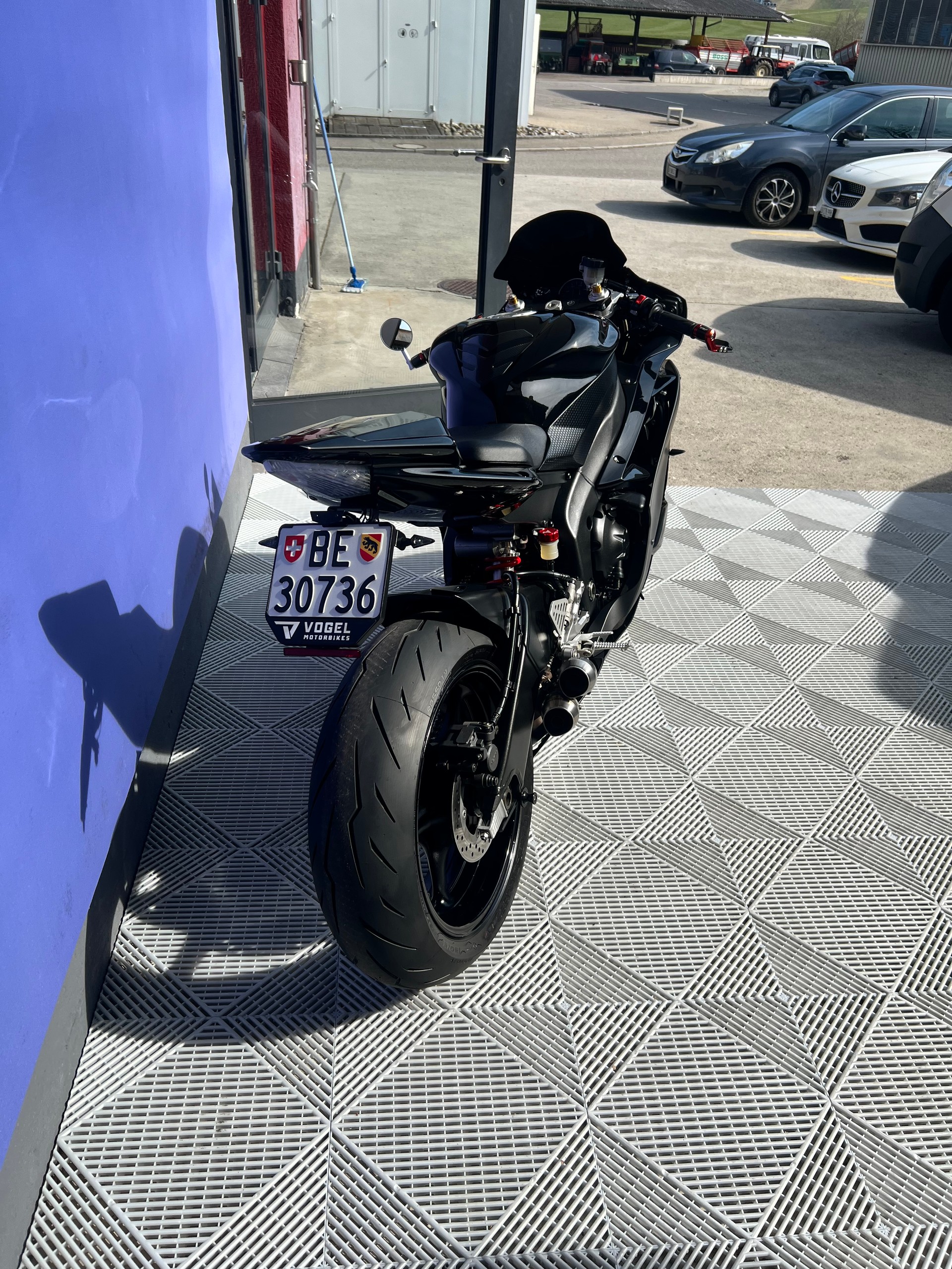 YAMAHA YZF-R6-image-4