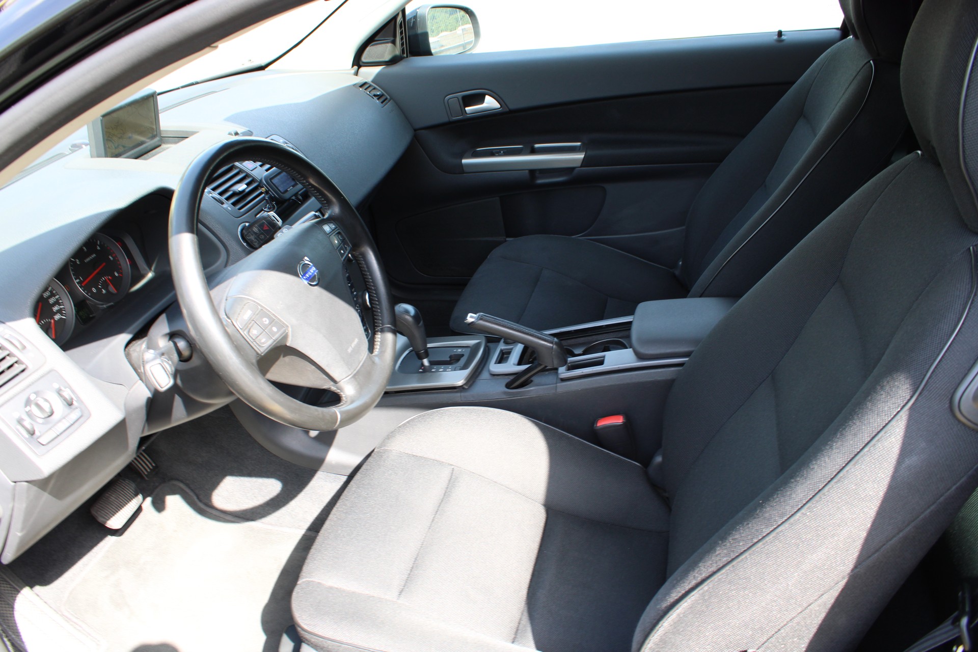 VOLVO 2.0 D3 R-Design-image-4