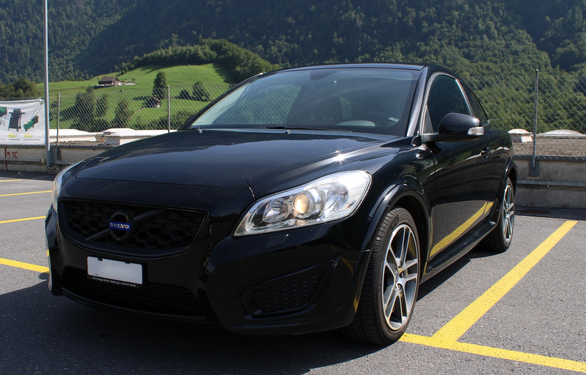 VOLVO 2.0 D3 R-Design