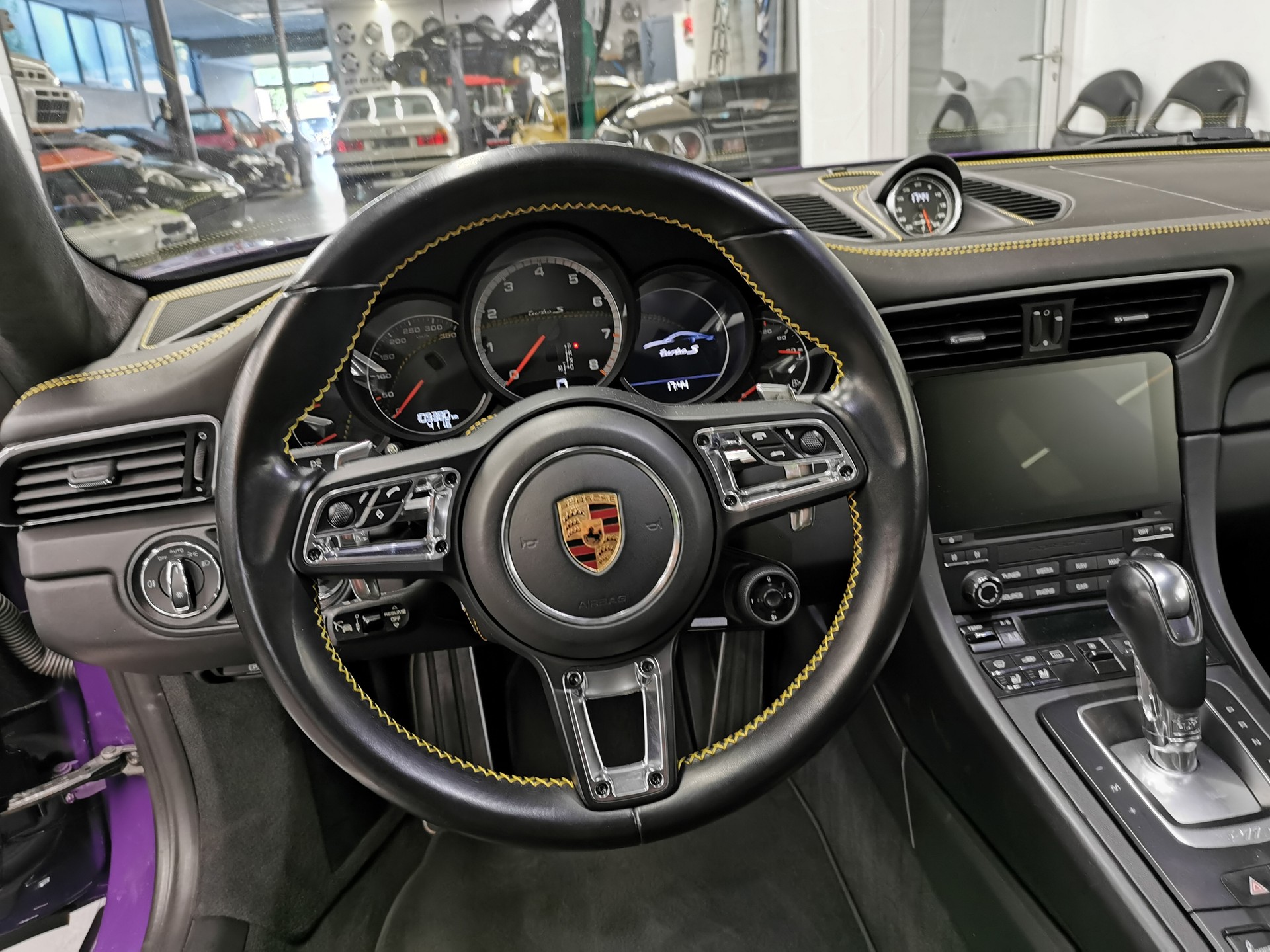 PORSCHE 911 Turbo S PDK PTS PORSCHE APPROVED-image-10