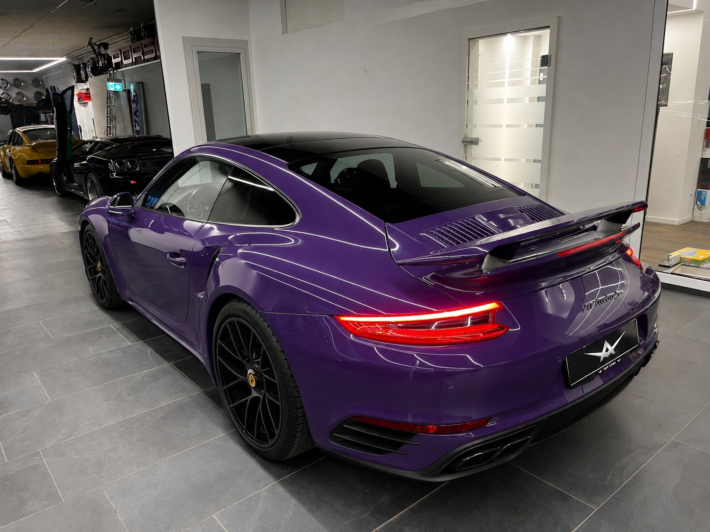 PORSCHE 911 Turbo S PDK PTS PORSCHE APPROVED-image-5