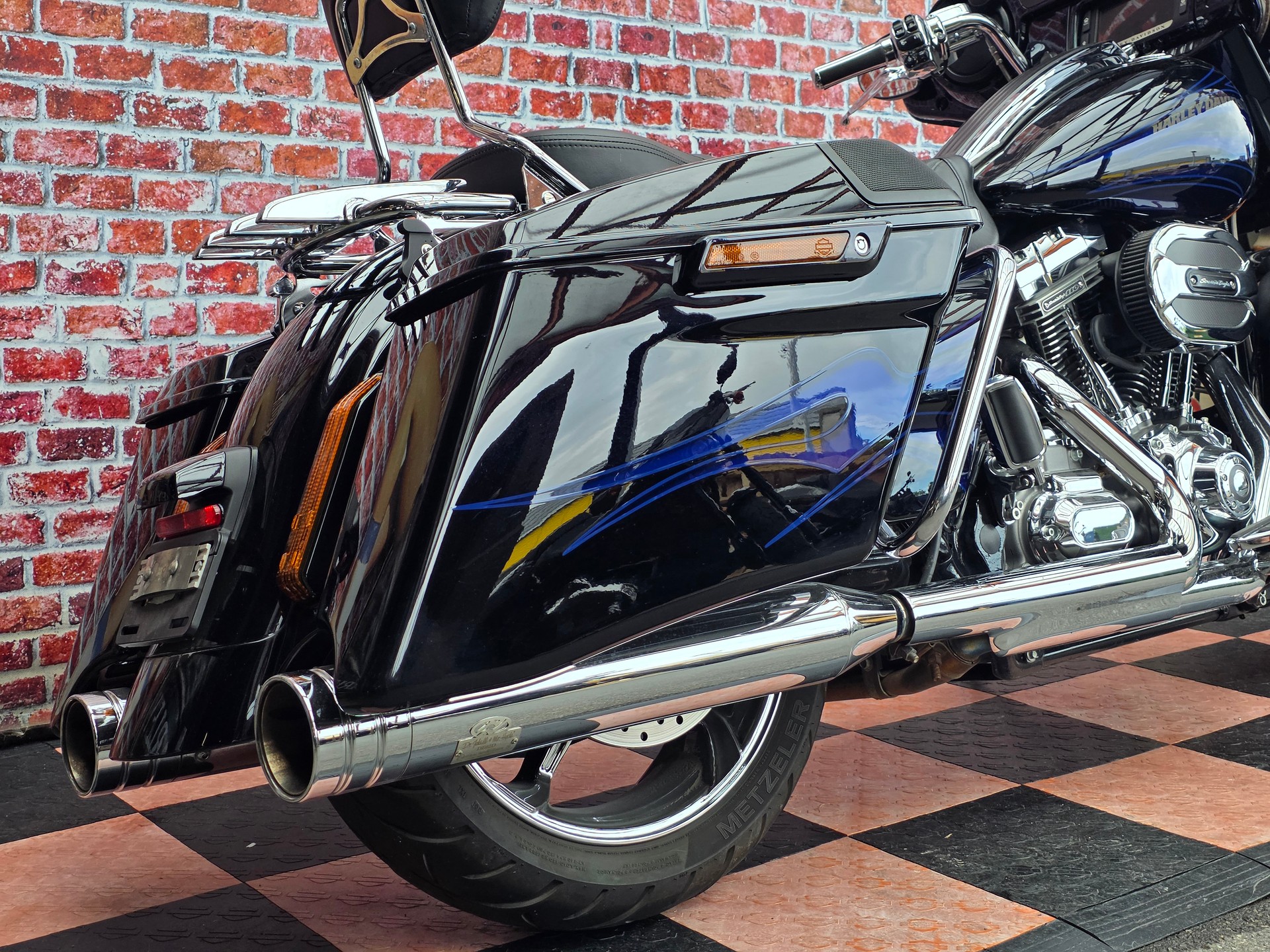 HARLEY-DAVIDSON FLHXSE Street Glide ABS CVO-image-8