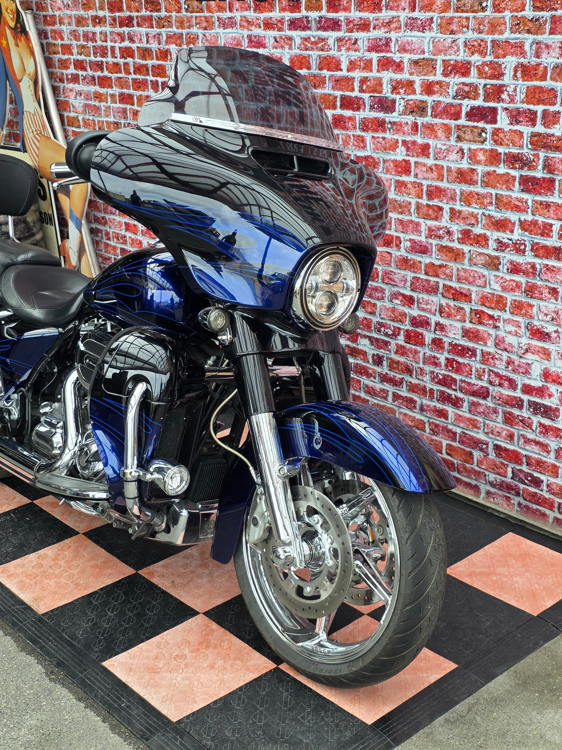 HARLEY-DAVIDSON FLHXSE Street Glide ABS CVO-image-4