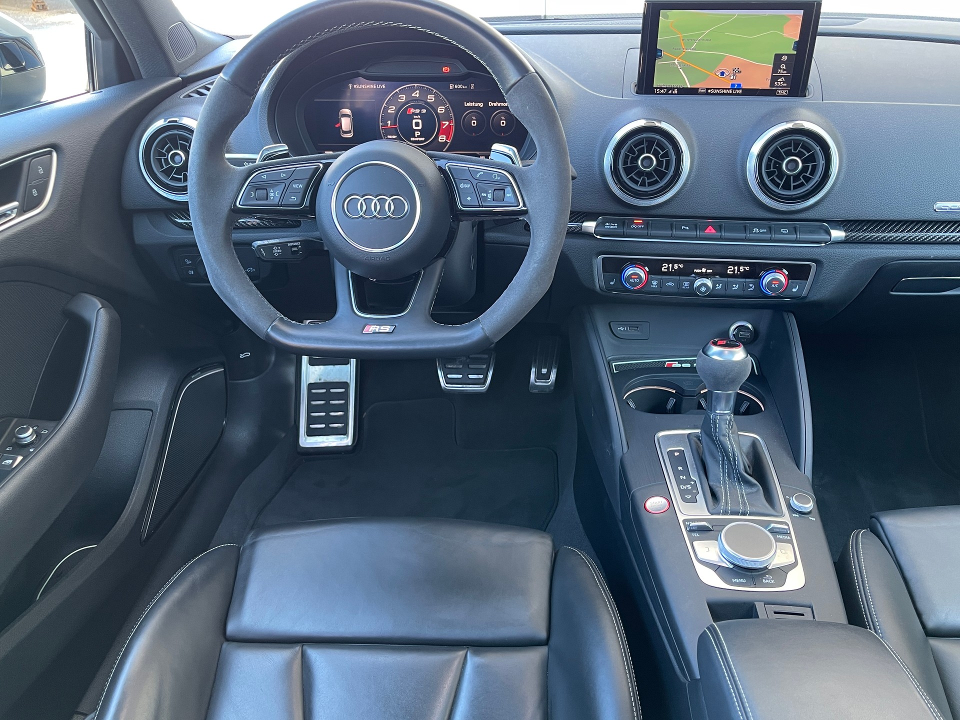 AUDI RS3 Sportback 2.5 TSI quattro S-tronic-image-11