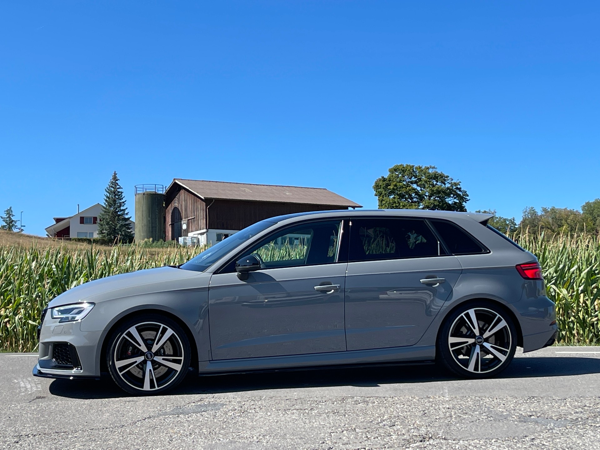 AUDI RS3 Sportback 2.5 TSI quattro S-tronic-showroom-element-1