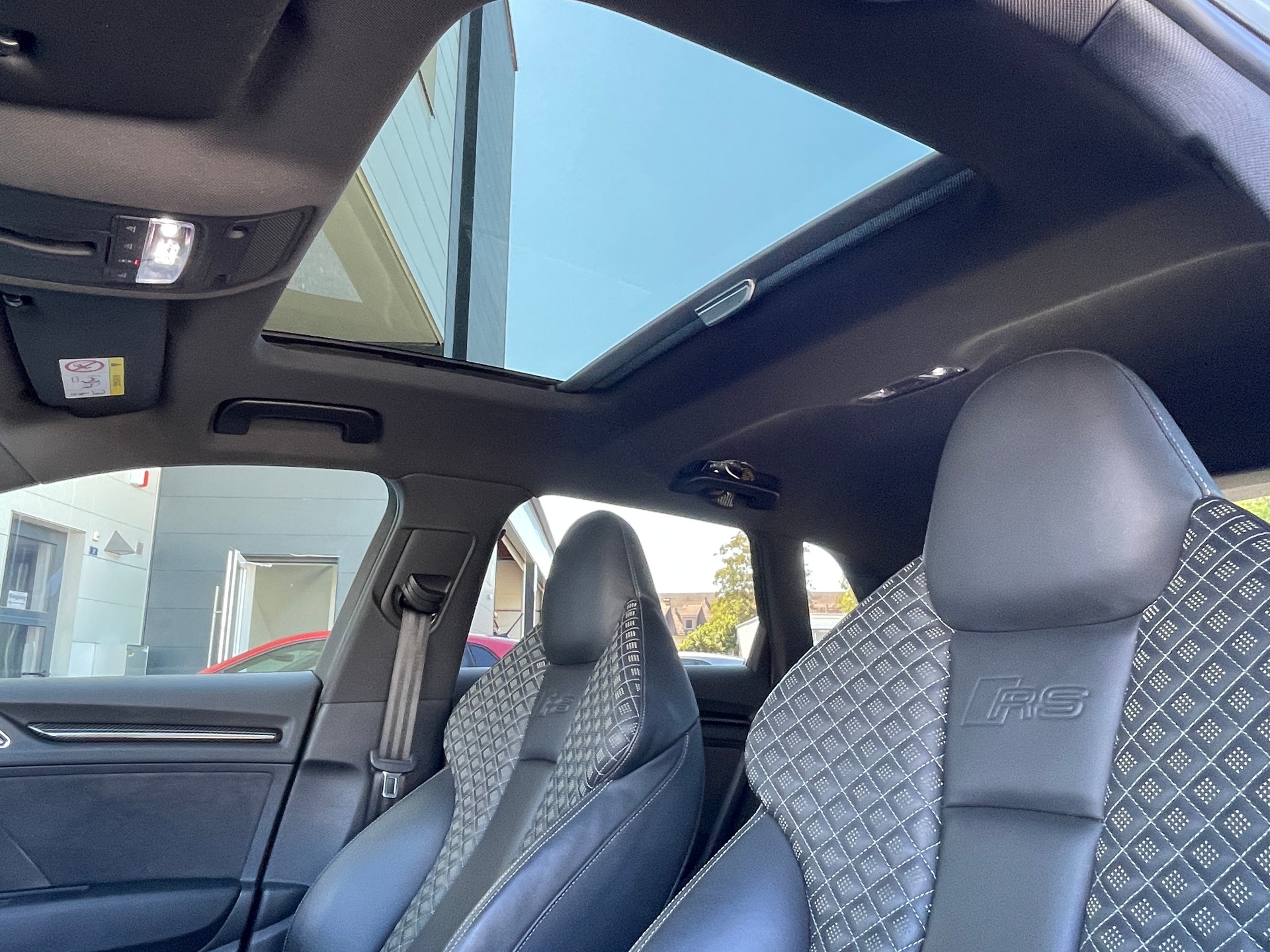AUDI RS3 Sportback 2.5 TSI quattro S-tronic-image-6