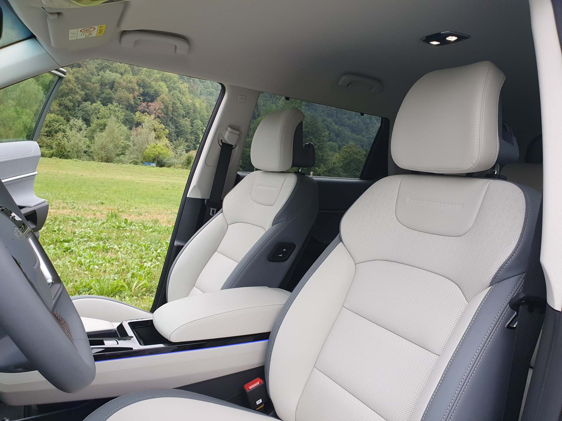 KGM-SsangYong Torres 1.5 Turbo Executive 4WD MJ27-image-9