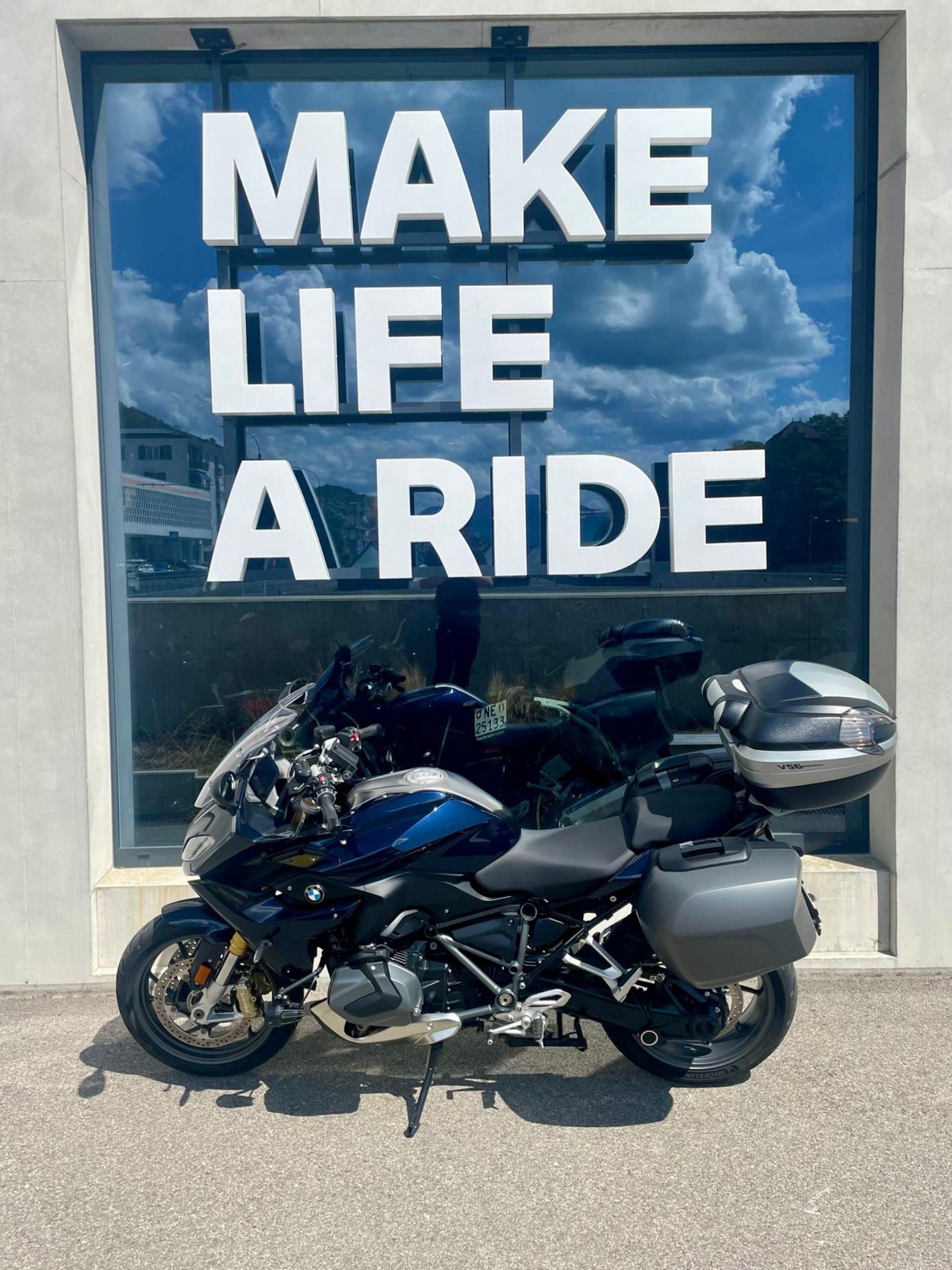 BMW R 1250 RS Exclusive-showroom-element-2
