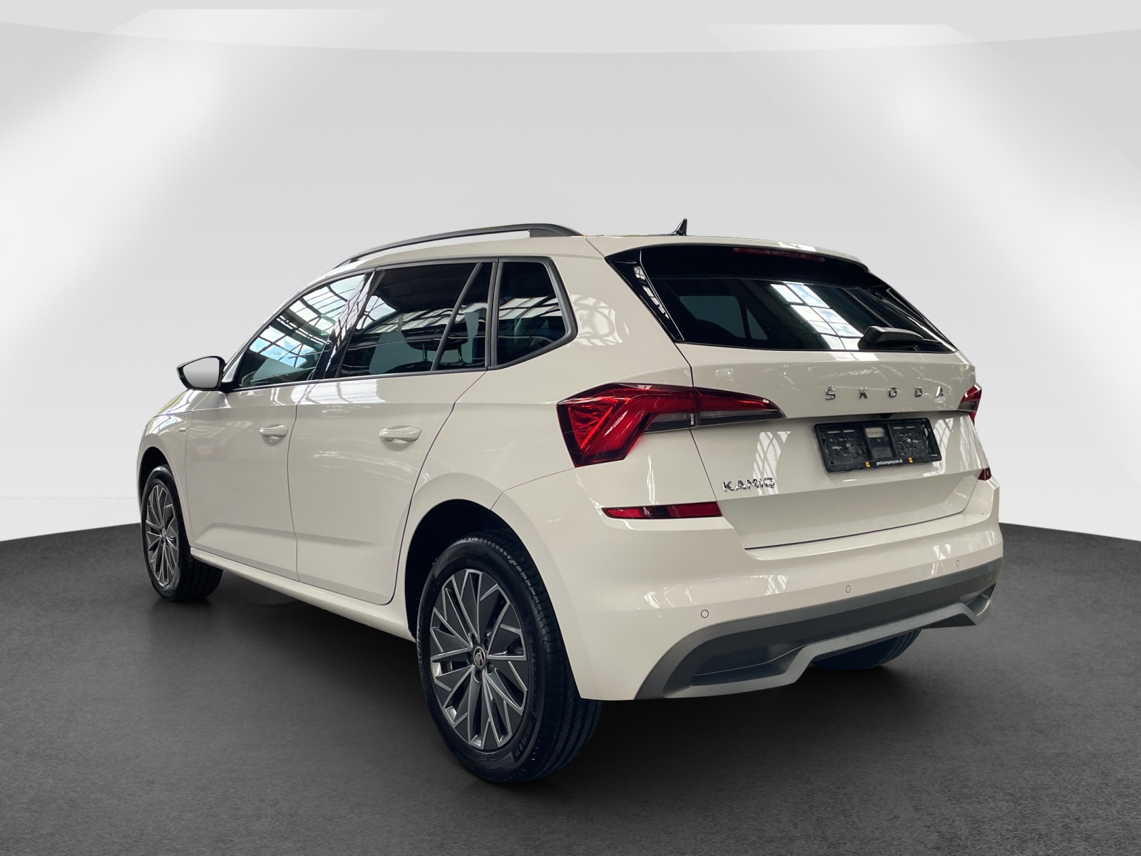 SKODA Kamiq 1.0 TSI Ambition DSG-showroom-element-3