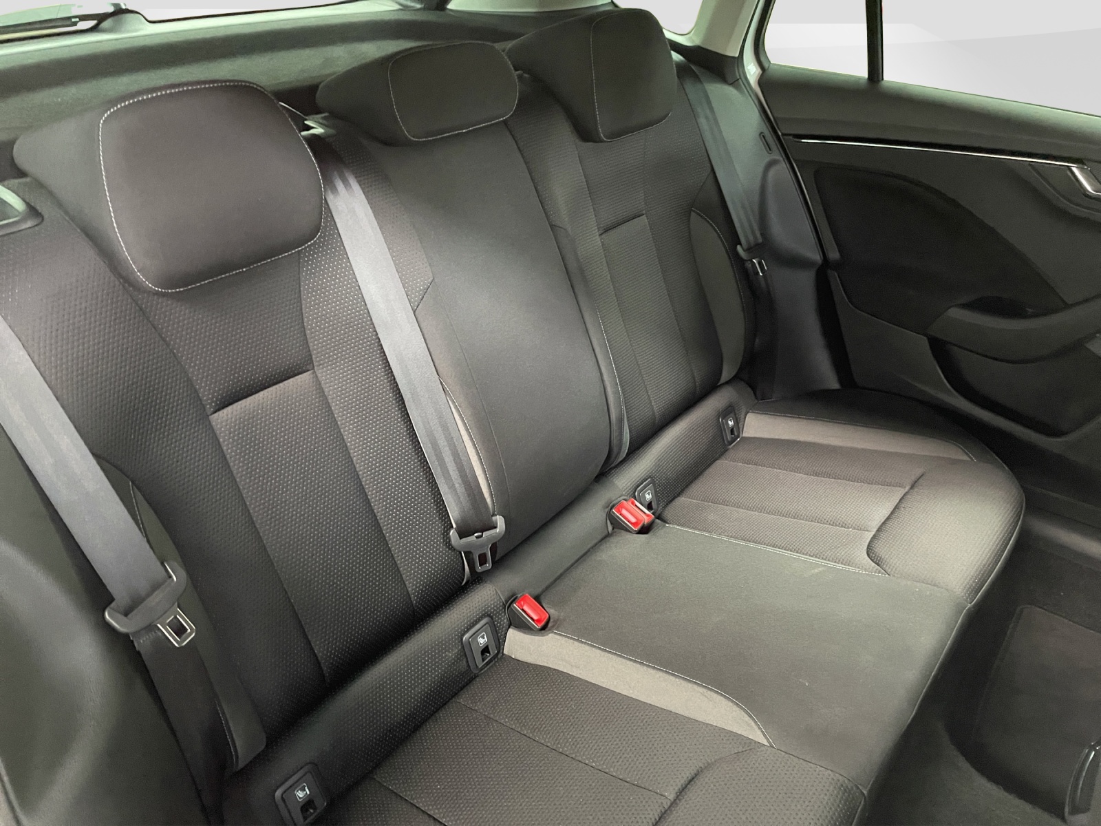 SKODA Kamiq 1.0 TSI Ambition DSG-image-9