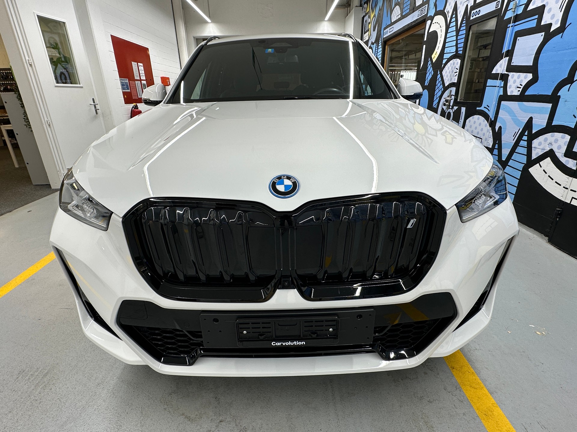 BMW iX1 xDrive 30 M Sport-showroom-element-1