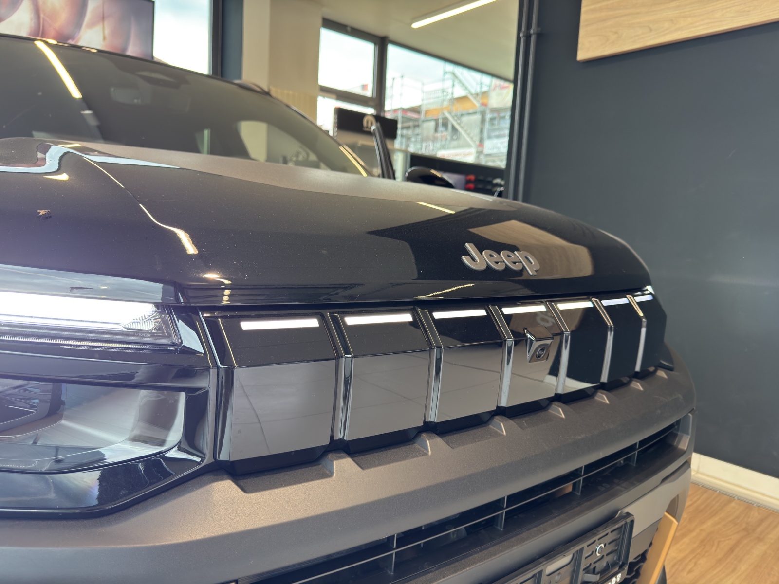 JEEP Avenger 1.2 MHEV 85th Anniversary 4xe-image-10